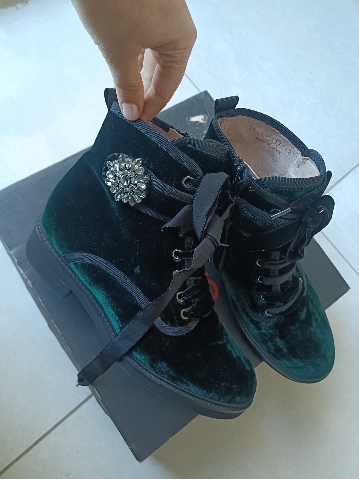 Bottine en velour vert marque GADEA