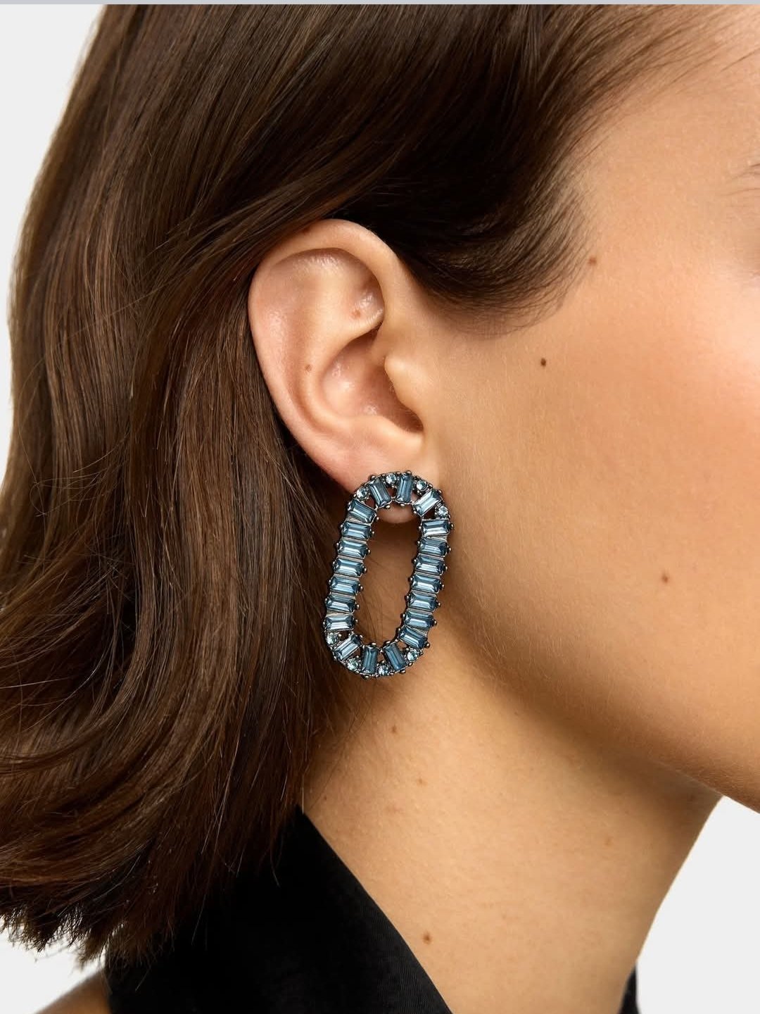 Boucles ovales avec cristaux bleu