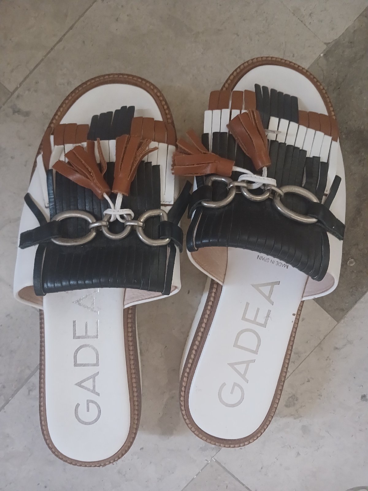 Des mules porté une fois