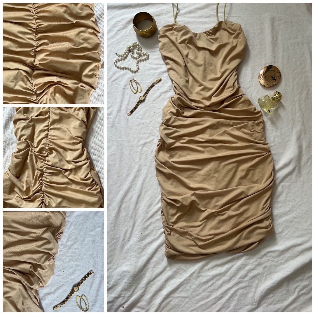 Robe ajustée beige à fronces