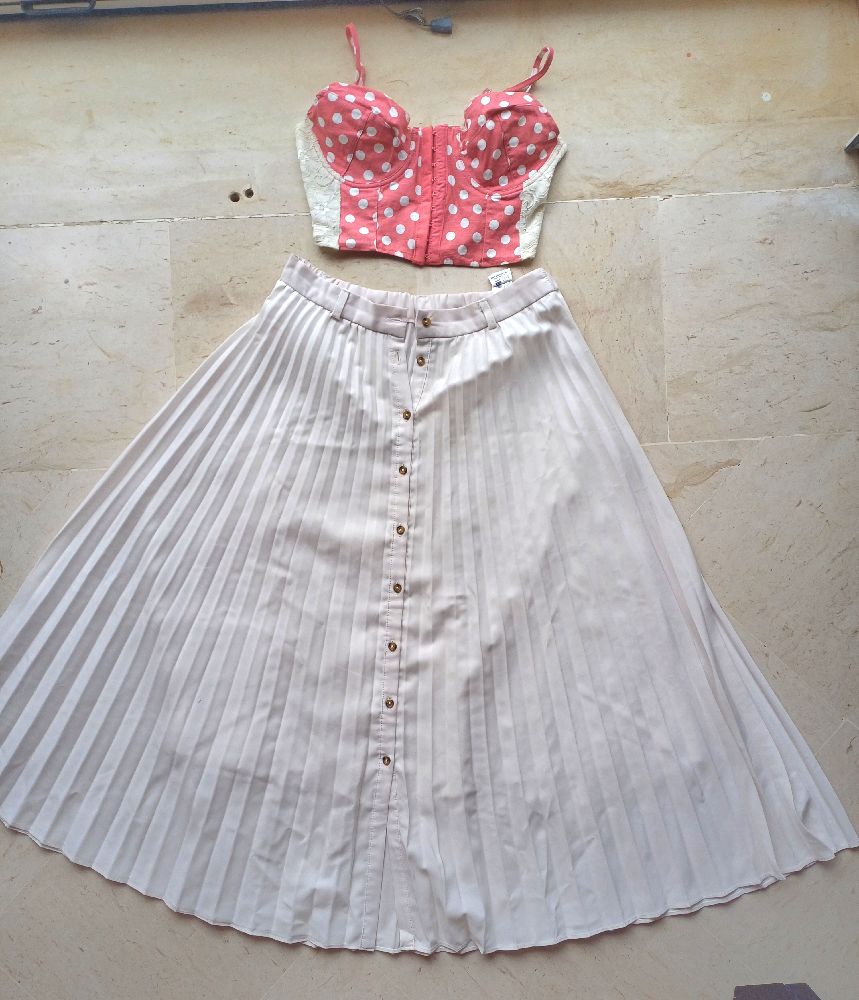 Jupe blanc cassé + corset cadeau 🤗