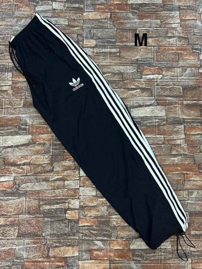Adidas parachute jogging