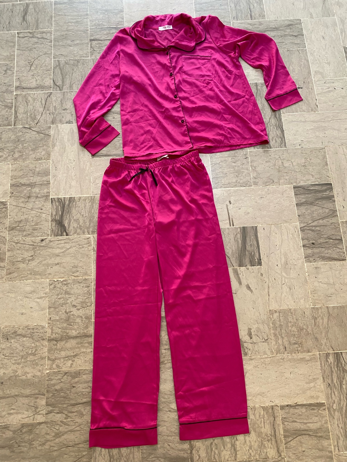 Pyjama satin chic rose 💖✨