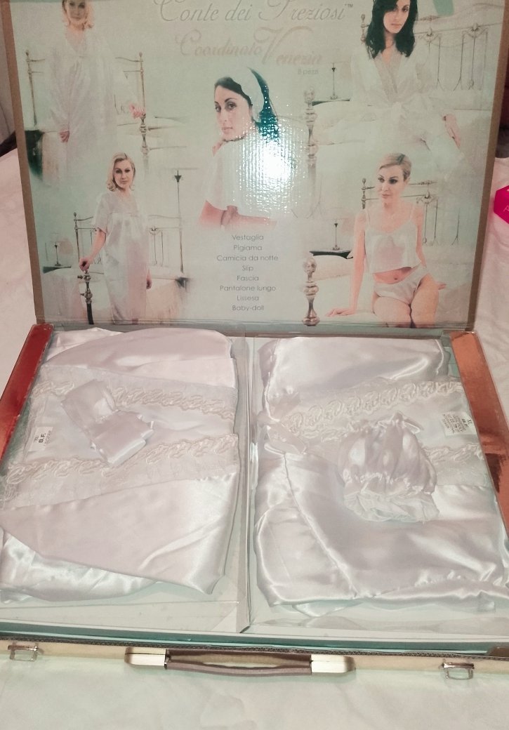 Pyjama satin blanche 