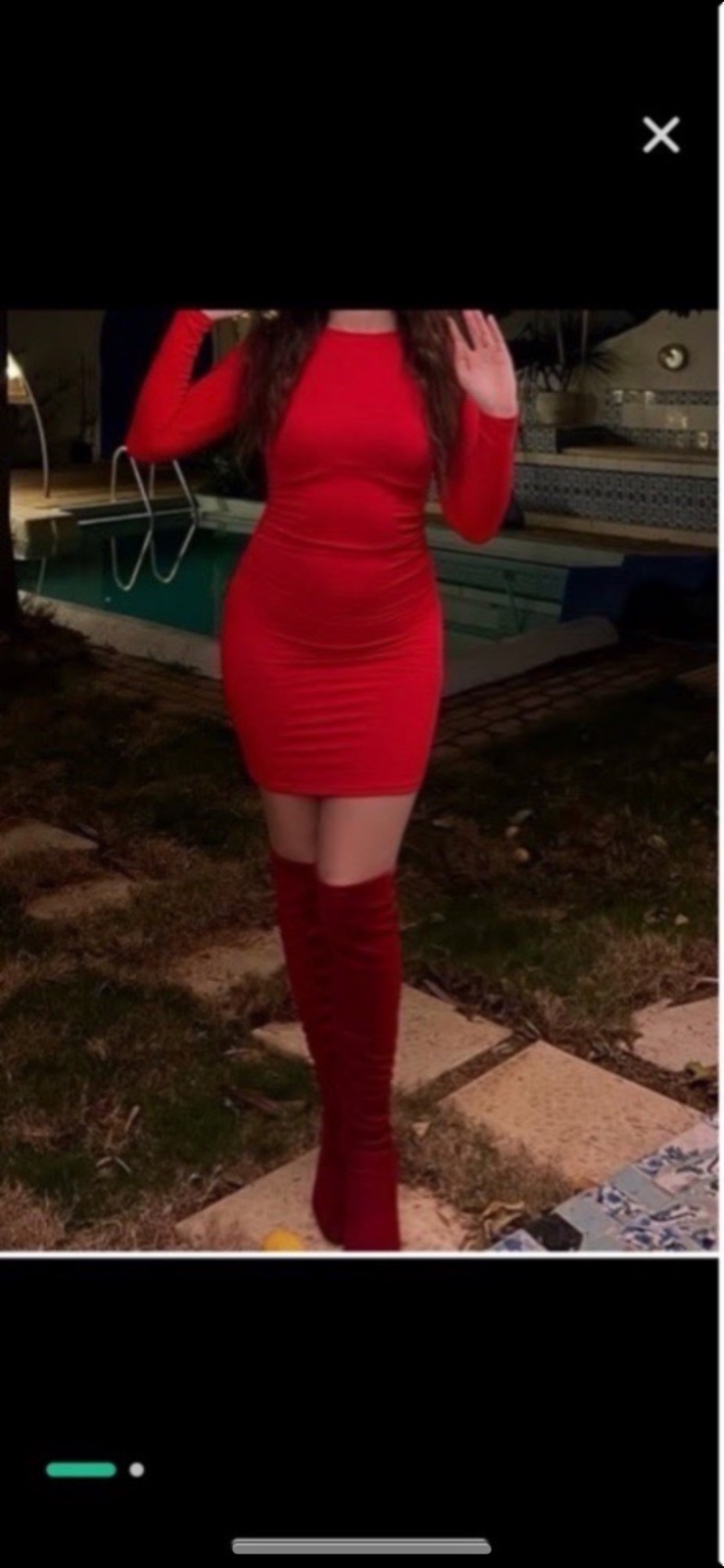 Je vide robe rouge