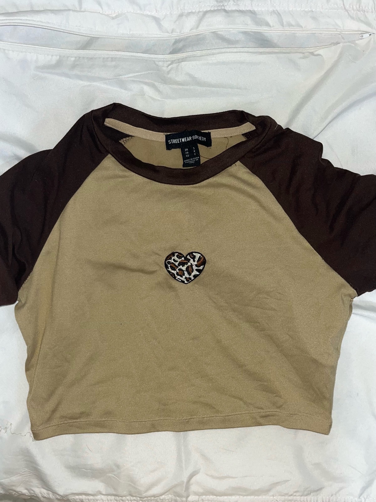 Crop top style raglan marron et beige - Streetwear Society