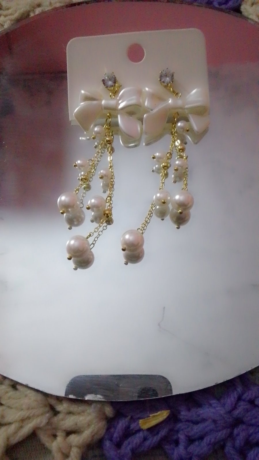 Un blanc boucle d'oreille