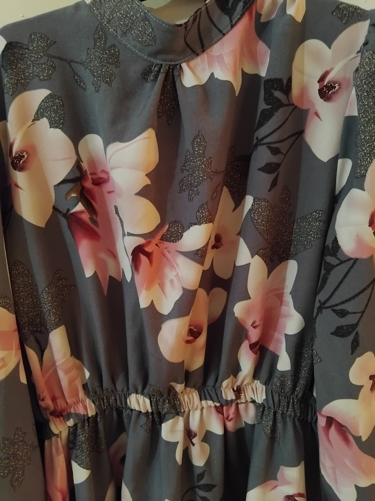 Tres tres jolie florale robe