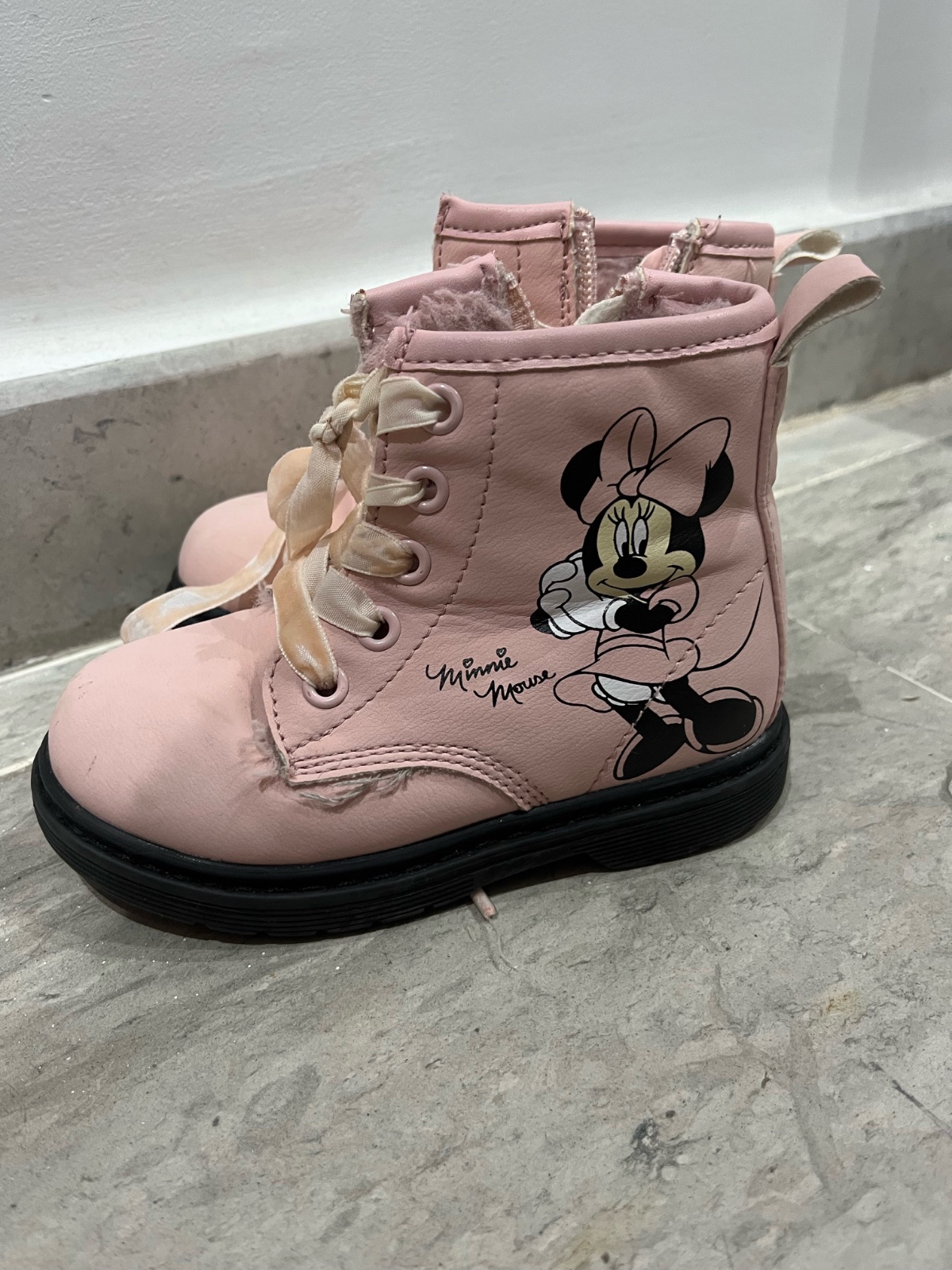 Botine en bonne etat lcw p 23