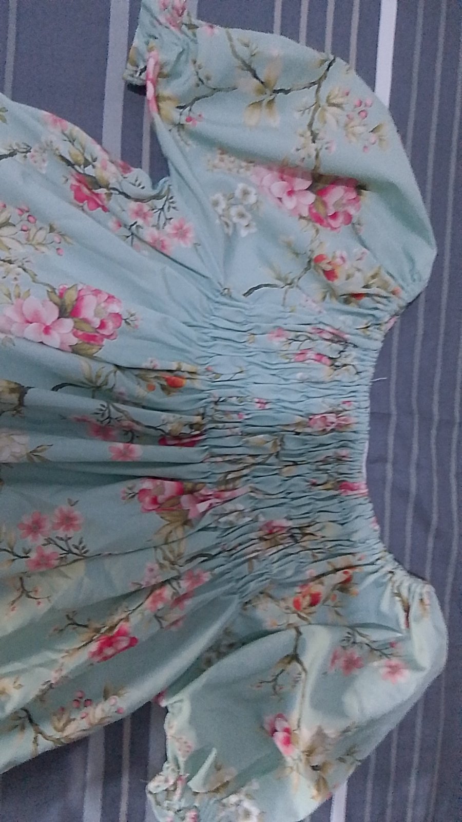 Chemise vert fleurie effet satain