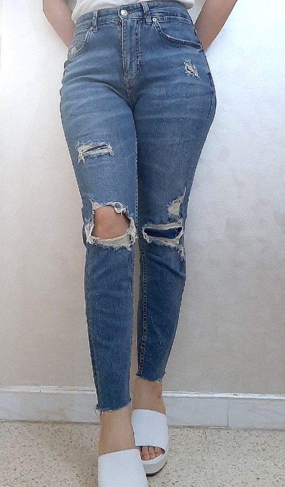 Jean déchiré femme Pull&Bear – Taille 38, coupe carrot fit