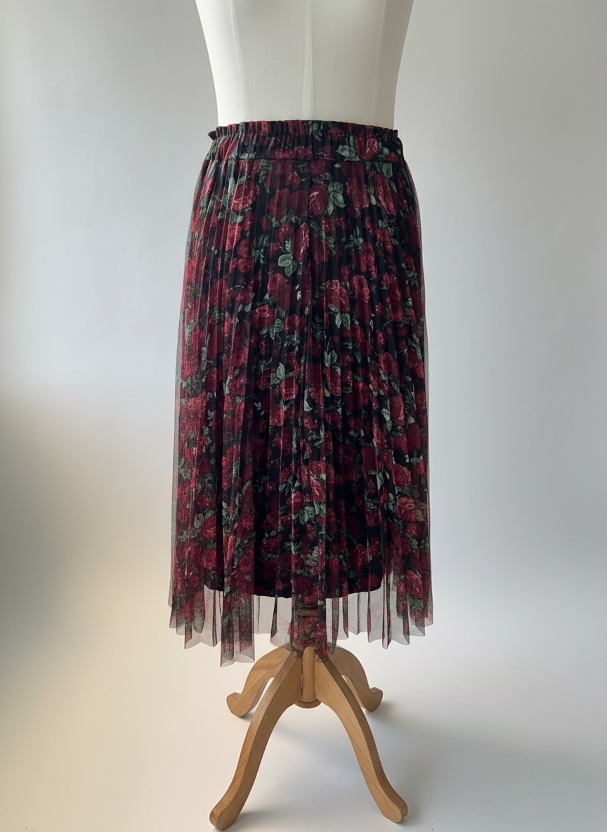  Jupe plissée midi à imprimé floral — fond noir & roses bordeaux