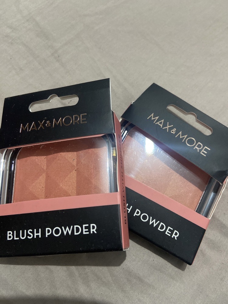 Blush powder
