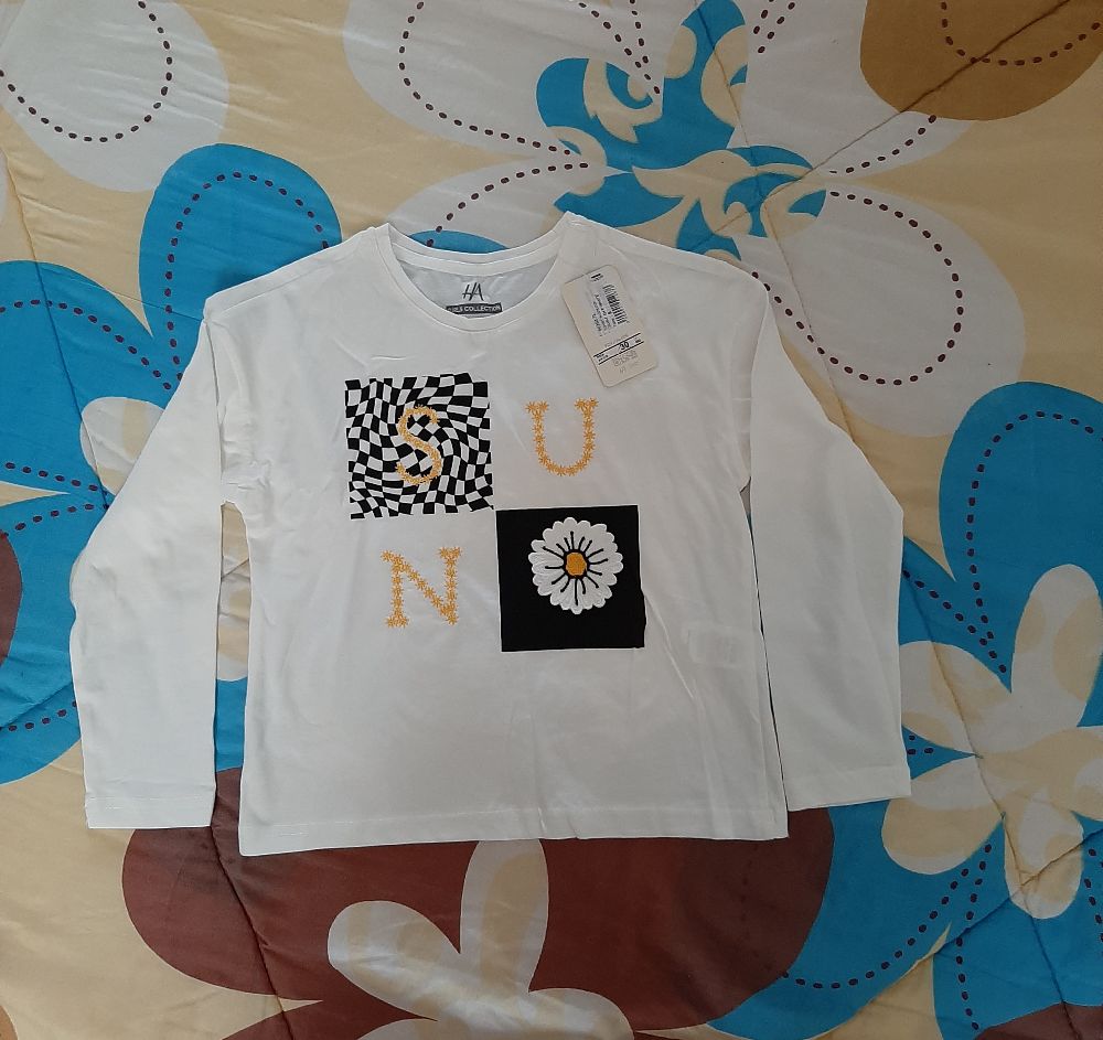 🌻pull fillette neuf avec étiquette"8 ans"🌻