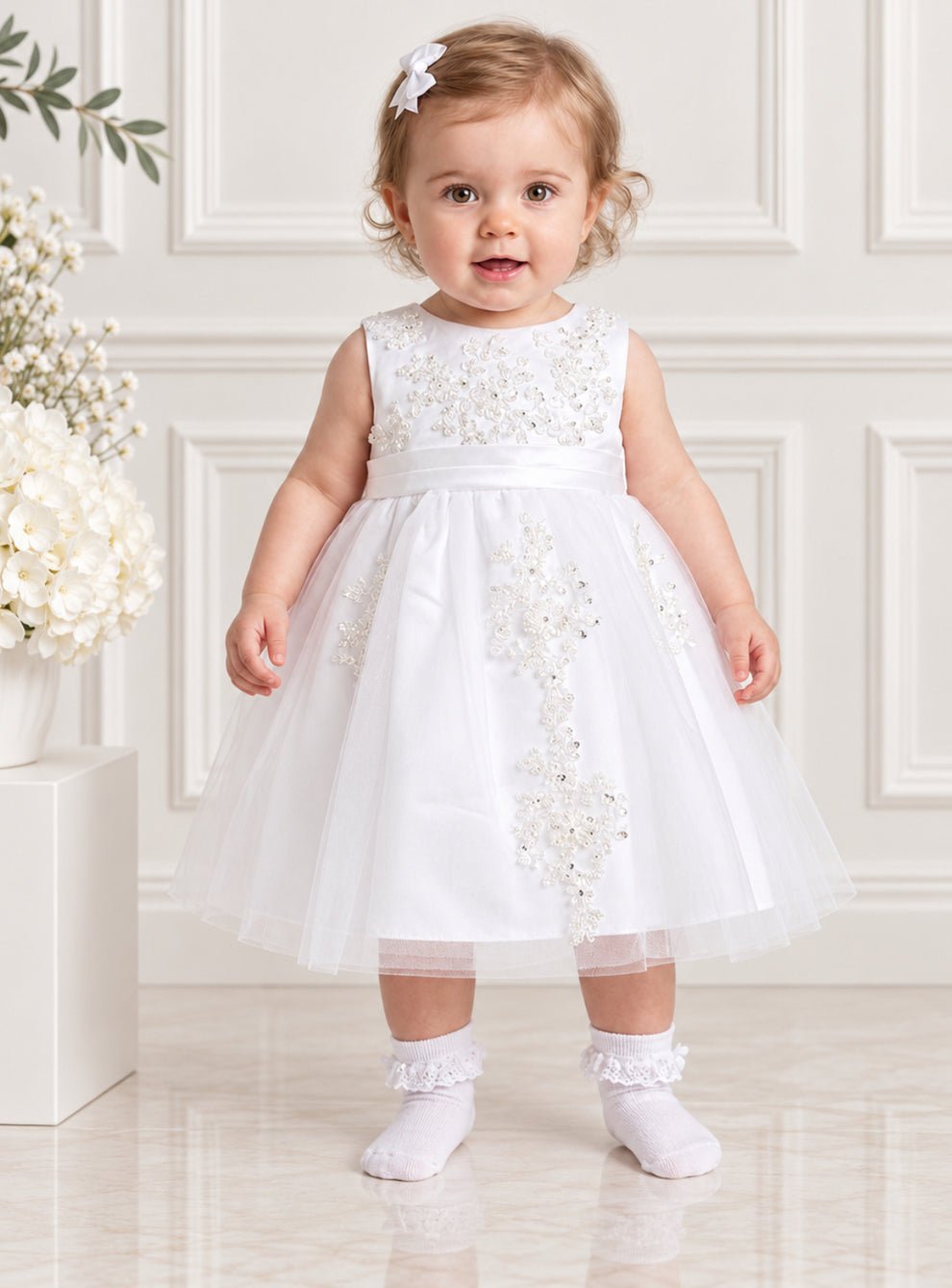 Robe bébé 3-6 mois( ticket de taille manquante)+ un édredon 