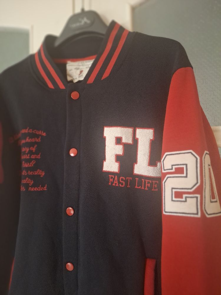Joli blouson très tendance 