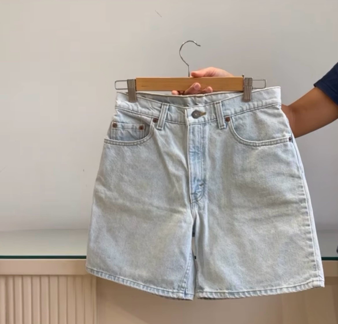 Short levis
