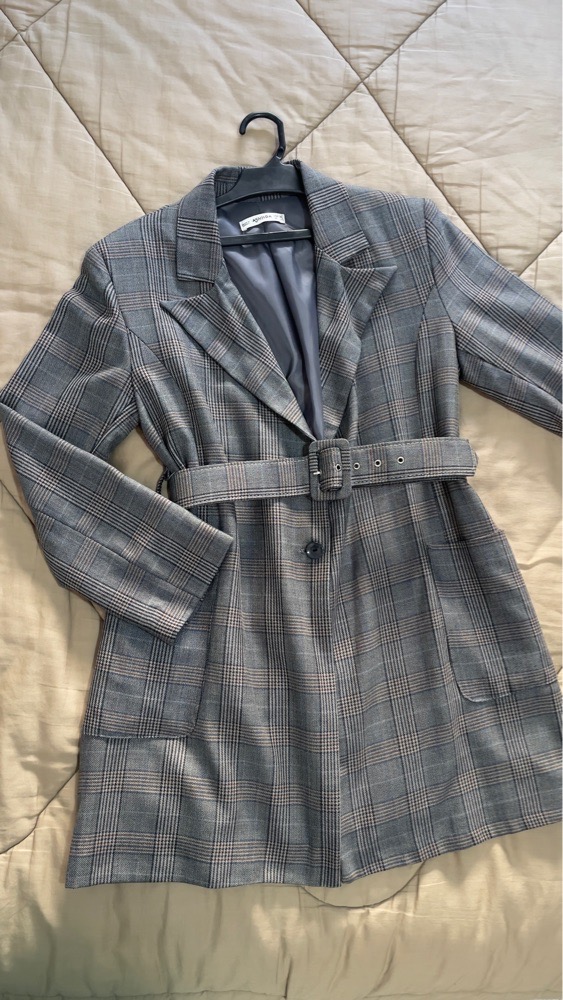 Blazer gris carreaux avec ceintue taille m 💖💖💖💖💖💖💖💖