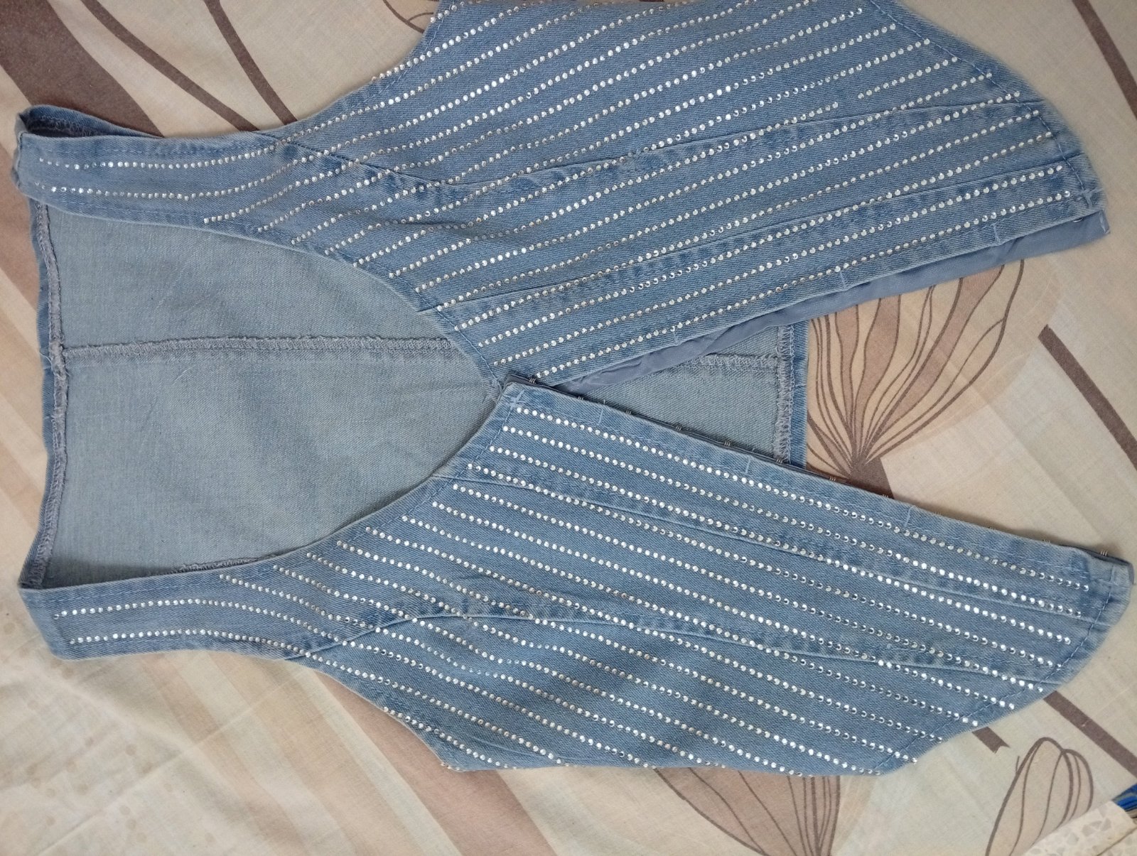 Jacket jeans avec strass comme neuve portée 2fois
