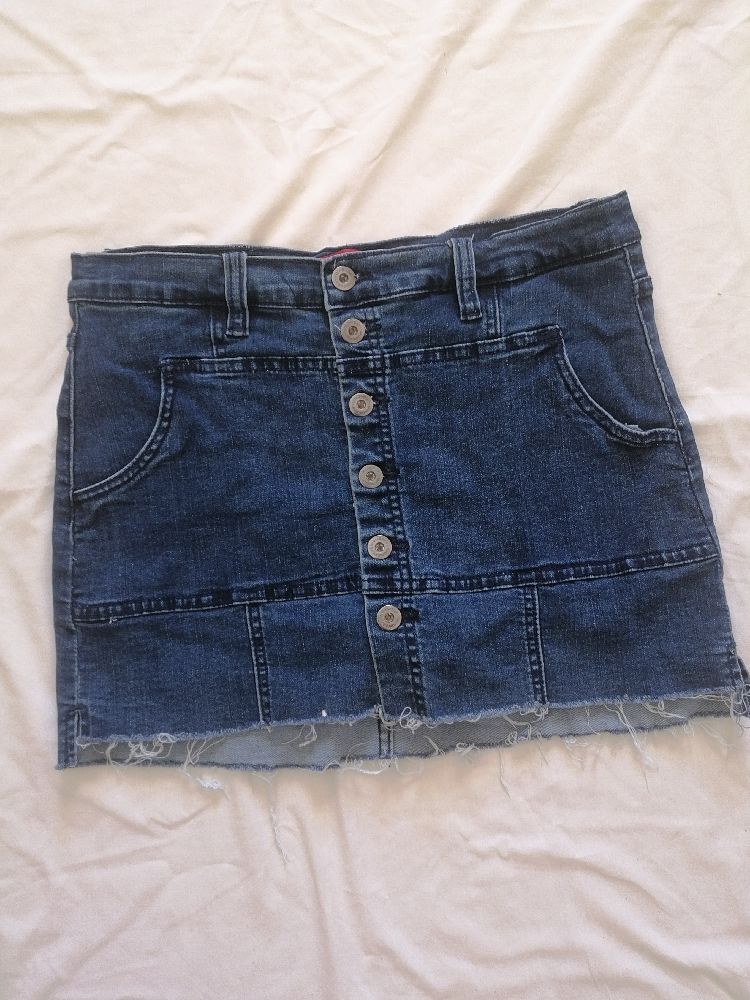 Jupe mini avec boutons
