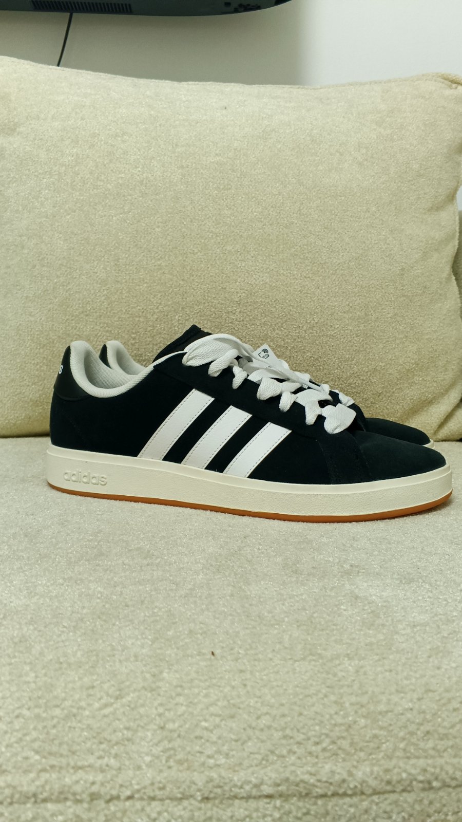 Adidas grand court base 00