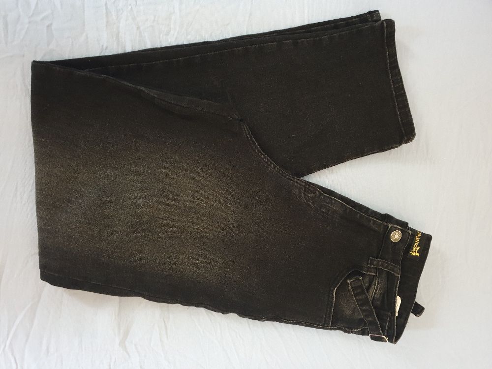 Jean taille 34 couleur gris foncé 