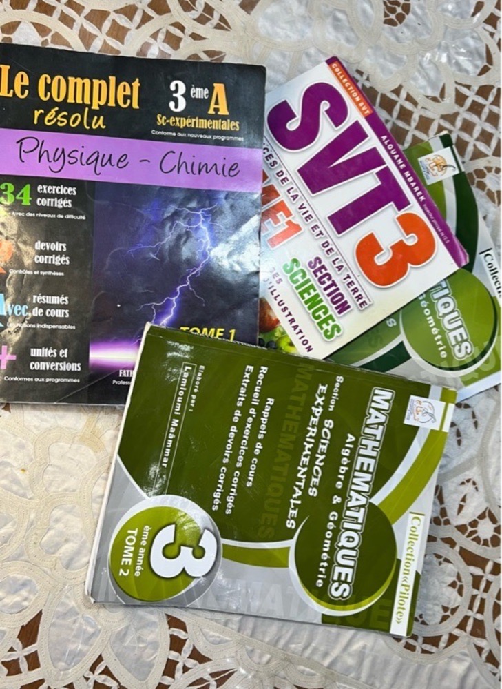 Lot de 5 livres parascolaires 3 eme année SCIENCES EXPERIMENTALES 