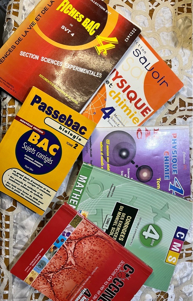Lot de 5 livres parascolaires BAC SCIENCES EXPERIMENTALES + fiches SVT