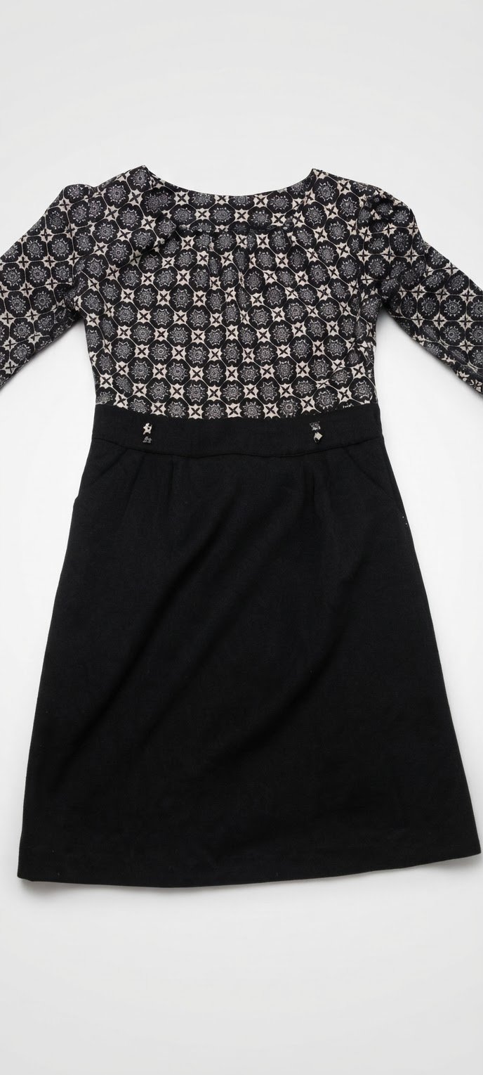 Robe noire demi manche 
