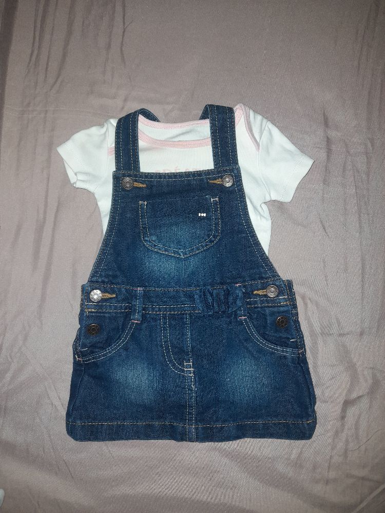Salopette avec body bébé 