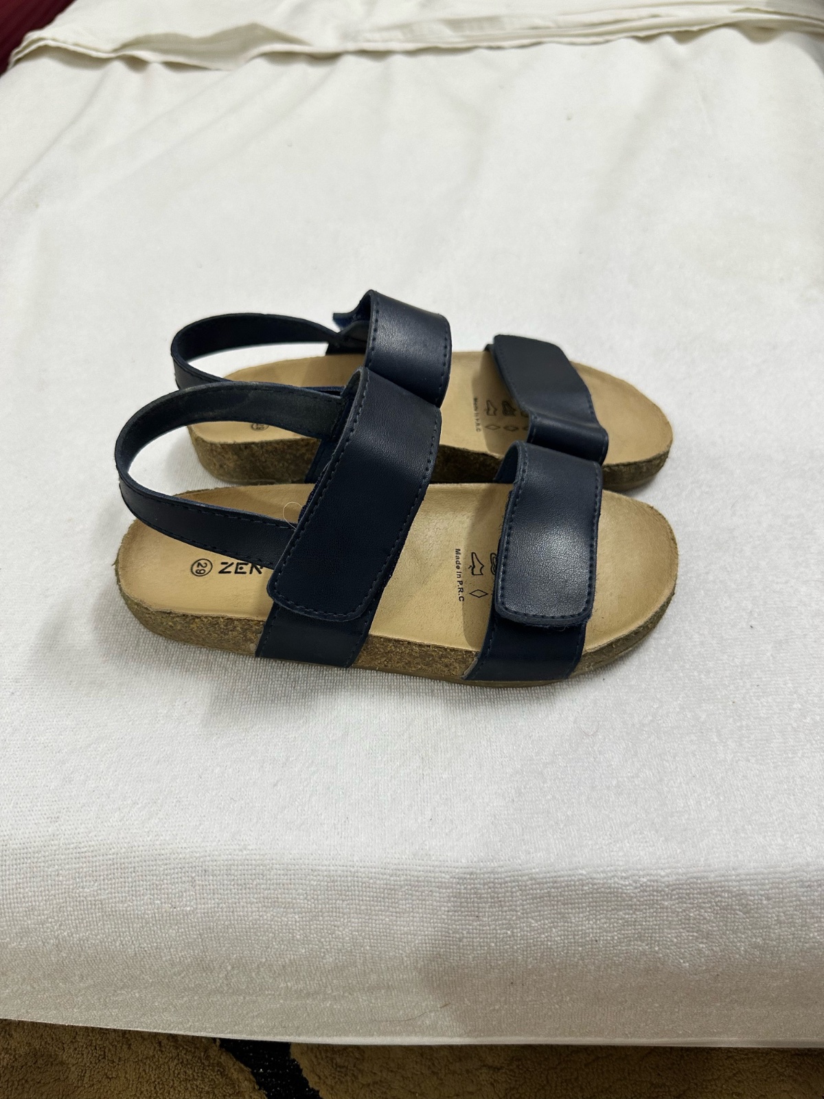 Sandale garcon taille 29 en tres bon etat