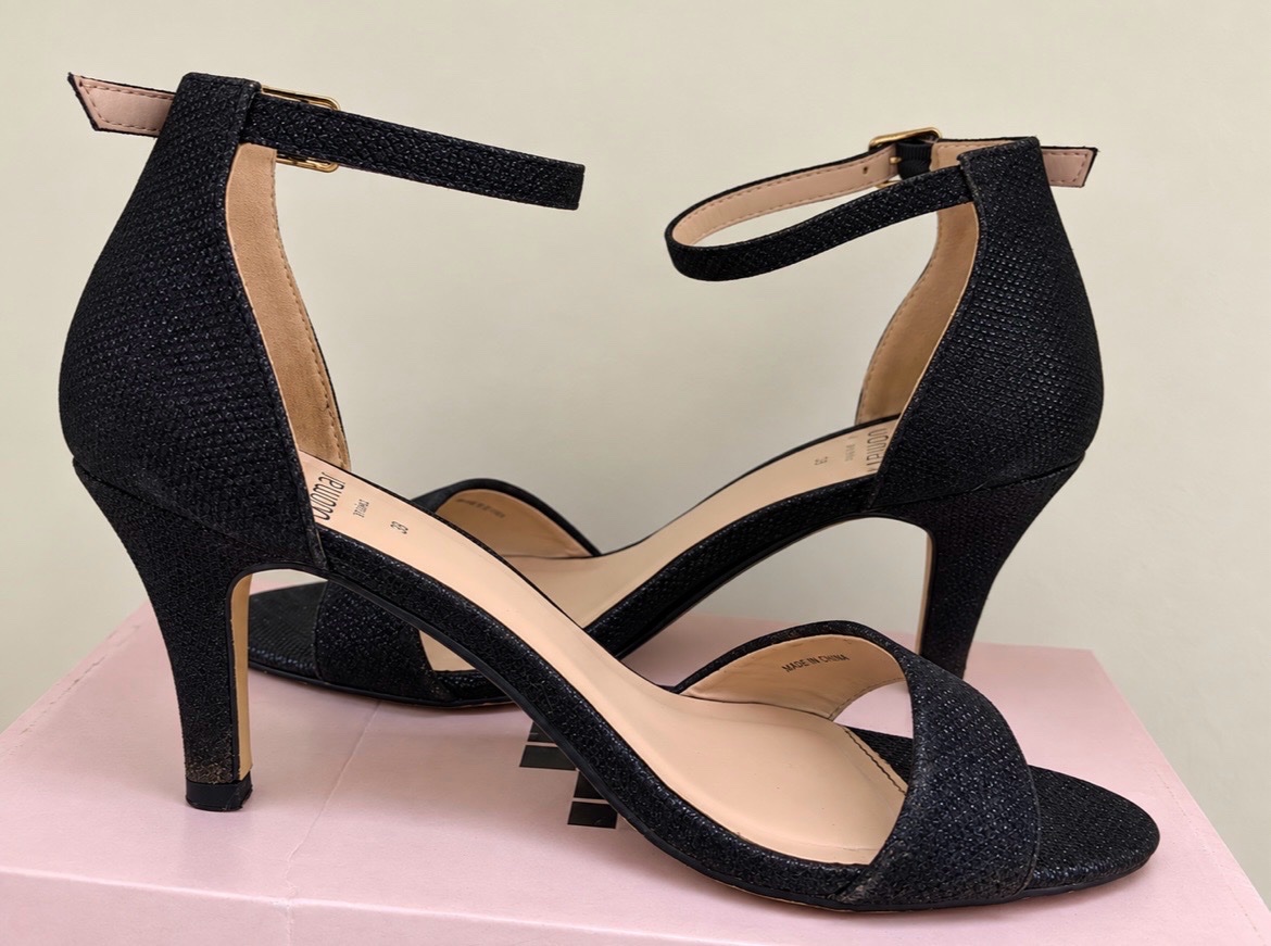 ✨ Sandales à talons noires – Pointure 39 ✨