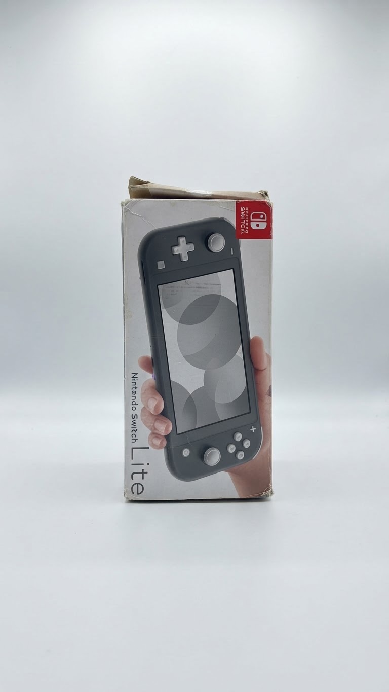 Nintendo switch light gris avec chargeur d origine et boite