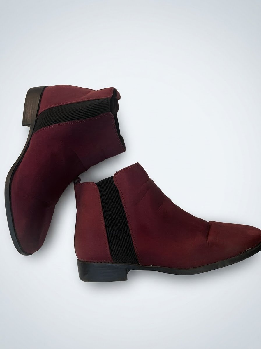 Élégantes bottines primark bordeaux dotées d'empiècements élastiques noirs distinctifs