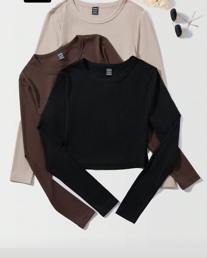 Lot de deux pulls marron et noir de la marque shein 
