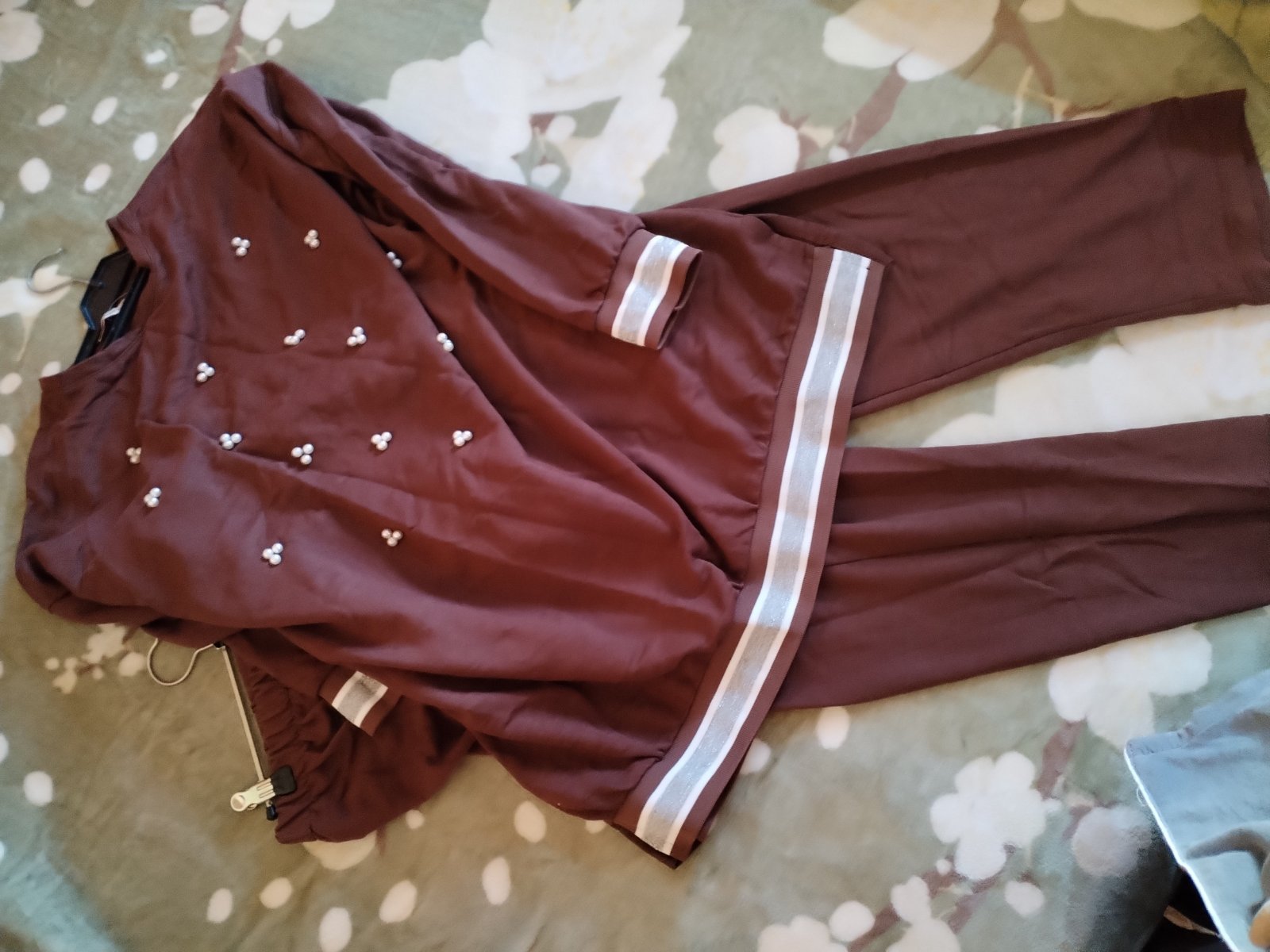 Ensemble marron avec perle 