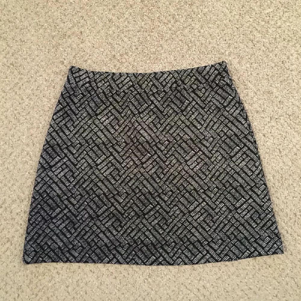 Black and white H&M skirt ( jupe)