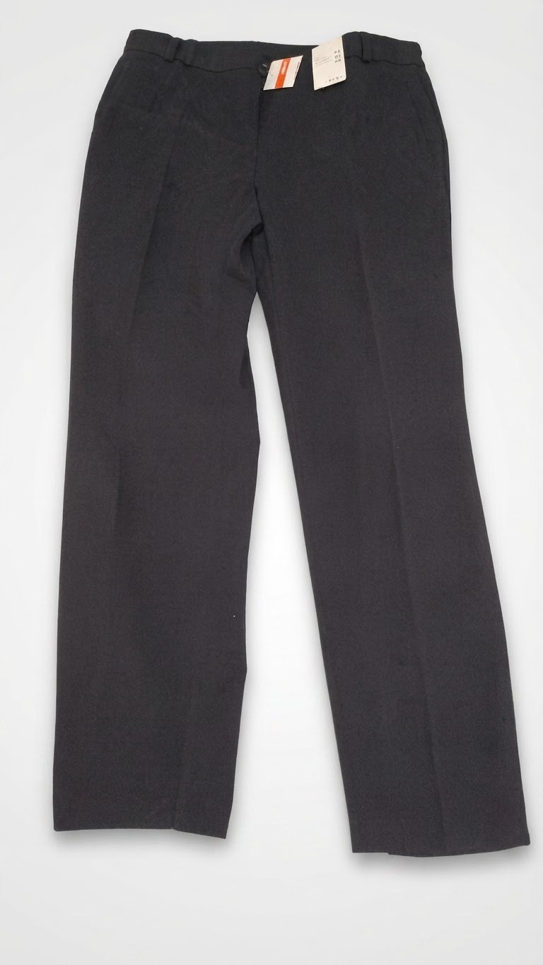 Pantalon noir très chic de la marque Canada 