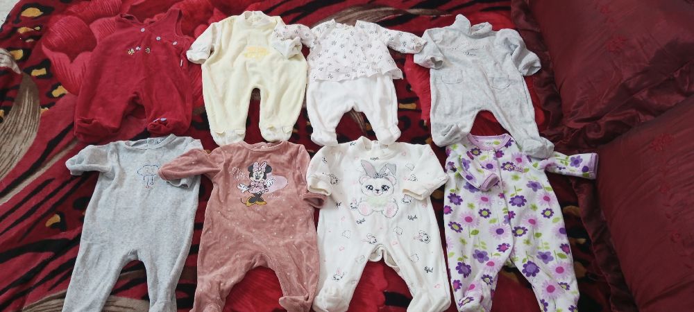 Lot de 8 grenouillères et gigouteuse bébé 