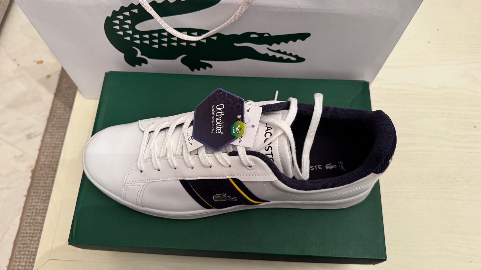 Espadrille Lacoste pour Homme jamais porte avec ticket tout neuf