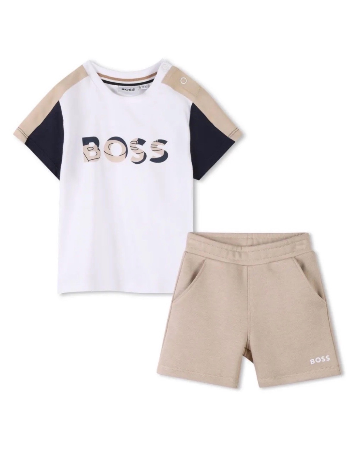 +1                    Cet ensemble t-shirt et short en coton color block pour enfant de BOSS se compose d'un t-shirt blanc à manches courtes bicolores et d'un short assorti en molleton beige sable doté d'une subtile signature logo.