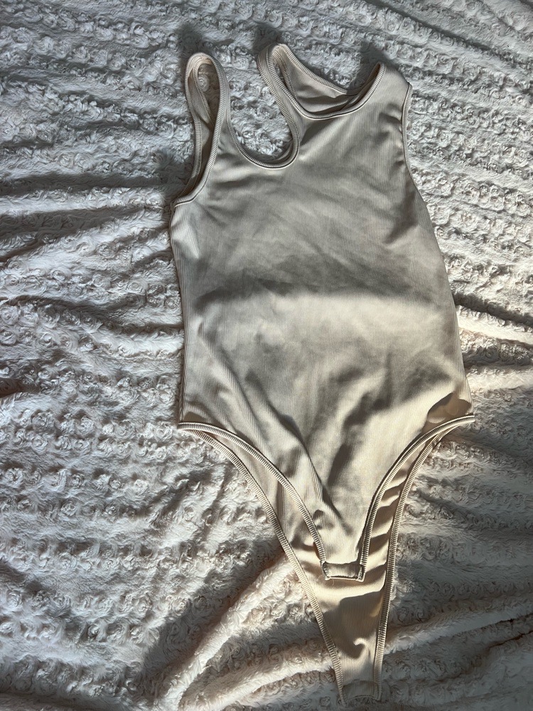 Body ecru asymétrique 