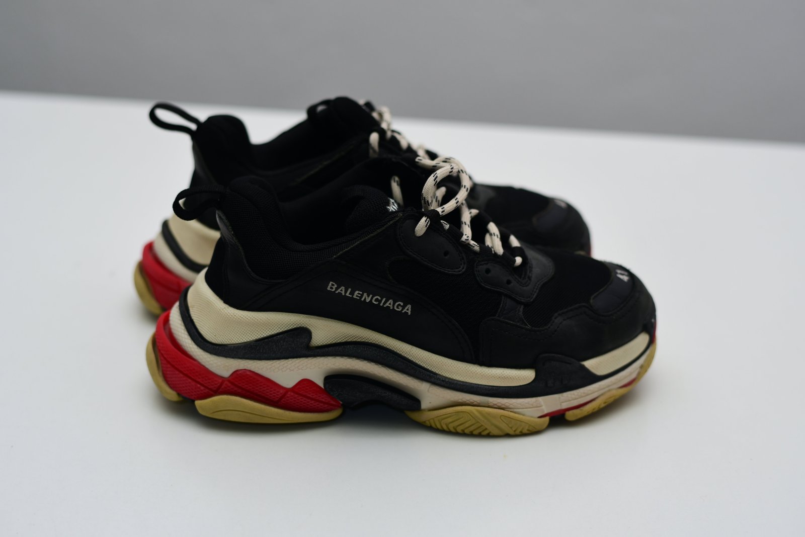 Balenciaga tryple S