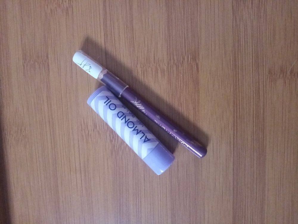Crayon yeux + Lip palm 
