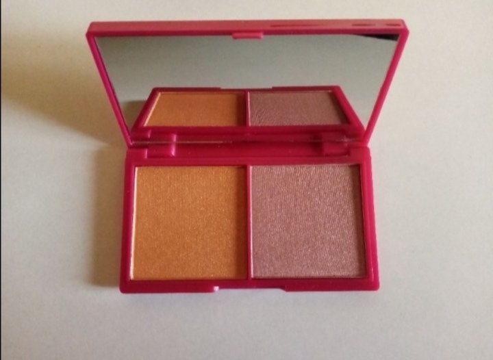 Revolution Highlighter Duo neuf