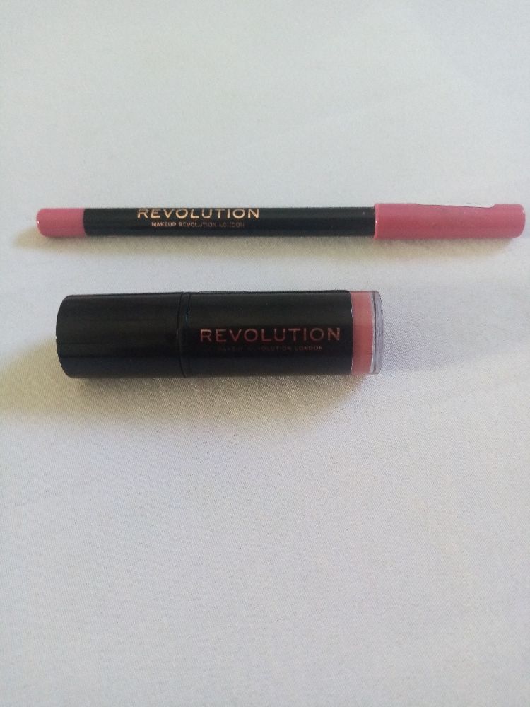 Pack Crayon et rouge à lèvres Revolution 