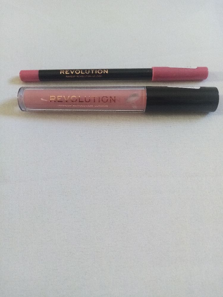 Pack Revolution crayon et gloss