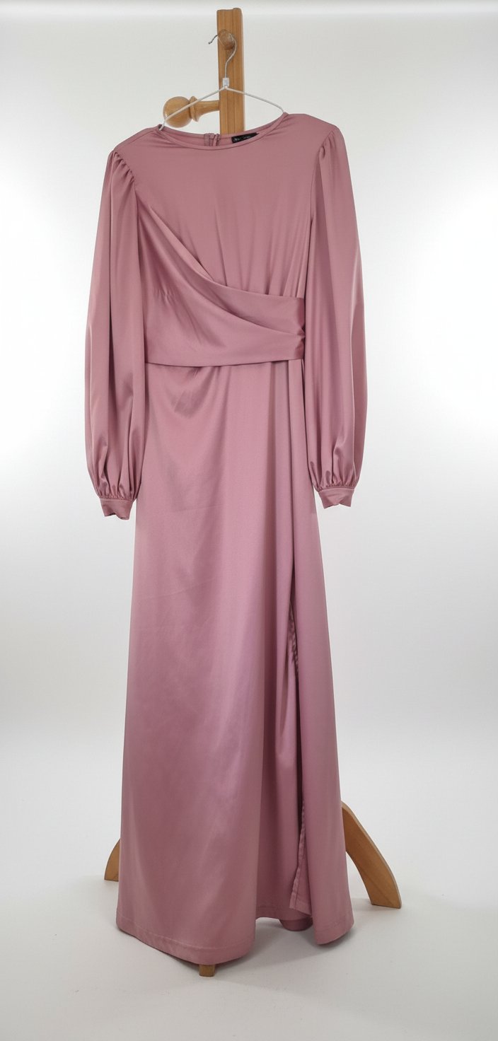 Robe rose satinée 