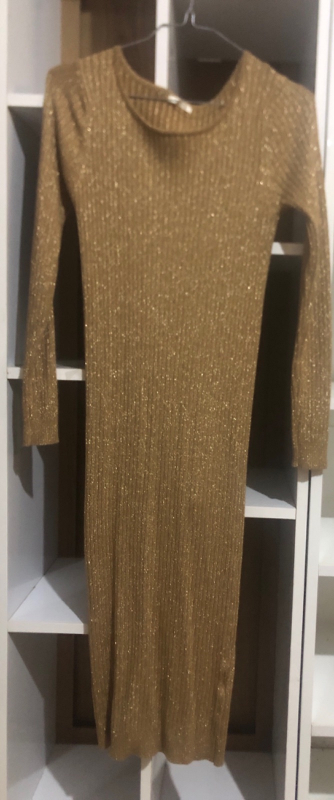 Robe droite dorée