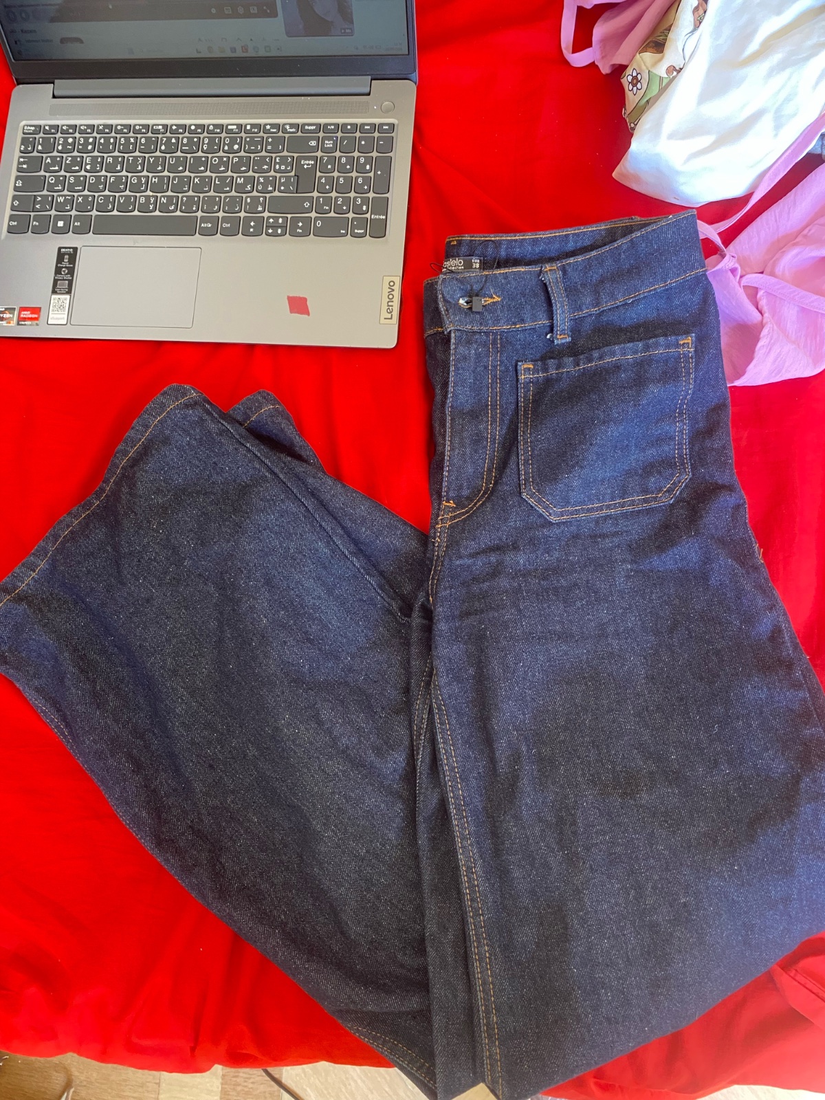 Pantalon kastelo 